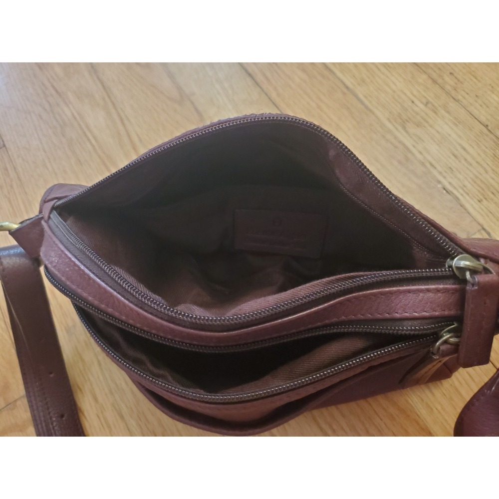 Etienne Aigner Vintage Classic Dark Burgundy Leather Shoulder Bag - Picture 11 of 13